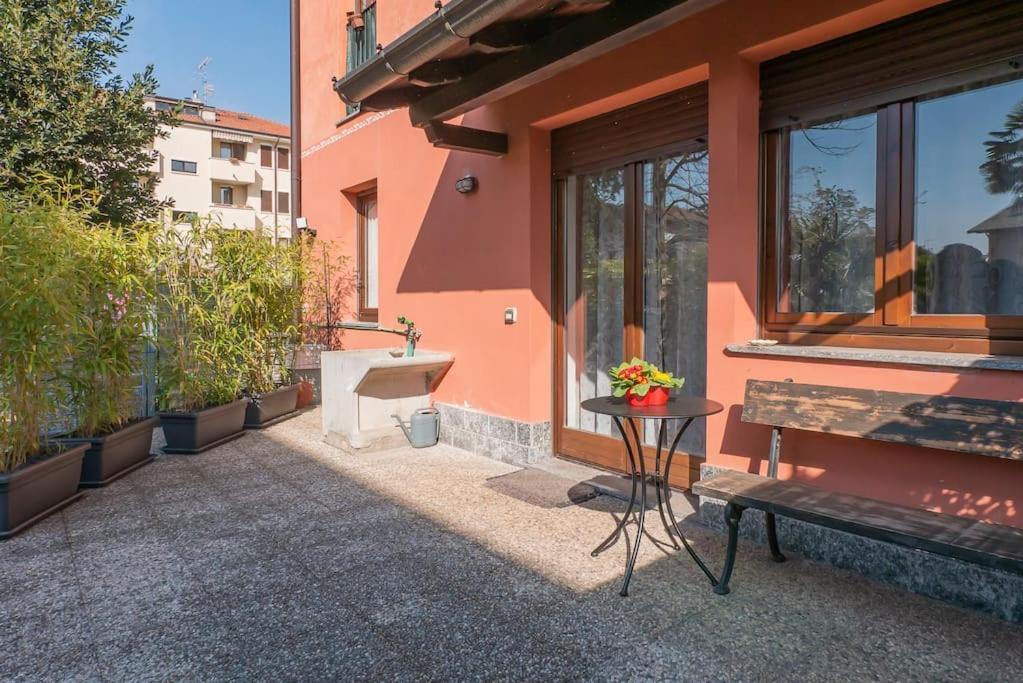Le Rose Apartment Venegono Superiore Luaran gambar